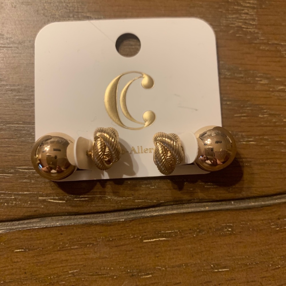 NWT! Charming charlie stud knot & ball earrings